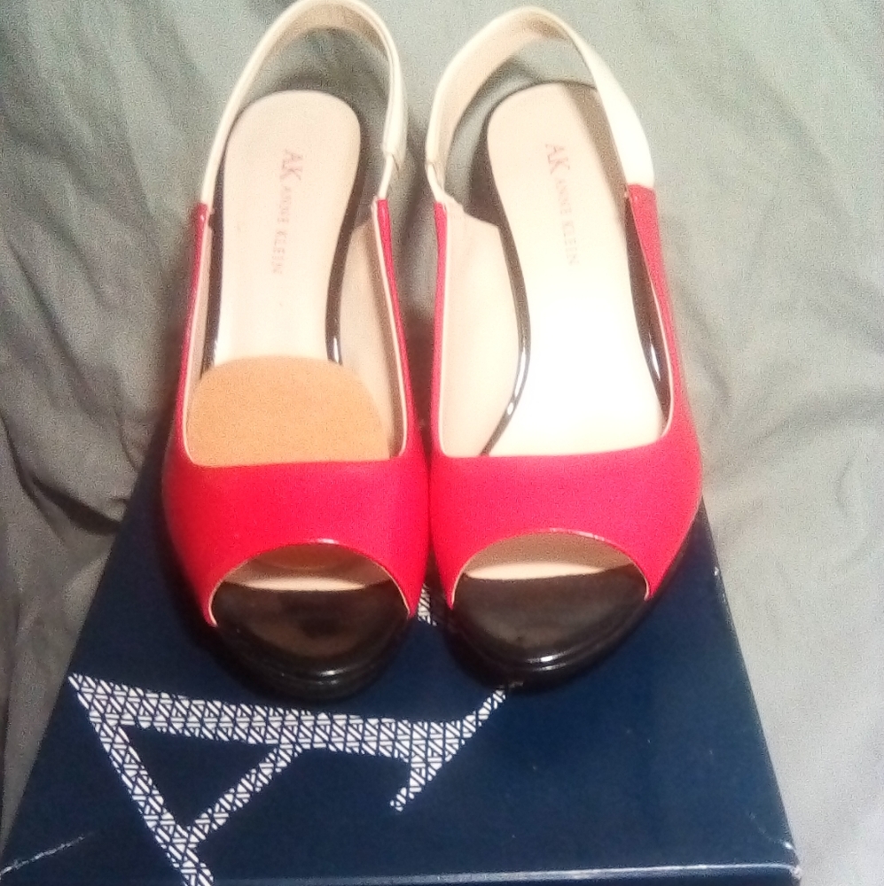 AK Anne Klein Patent Leather 4" Sling Back Heels ~ Red Ivory Black ~ Size 8